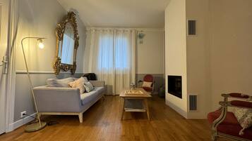 Rumah | Ruang keluarga | Perapian