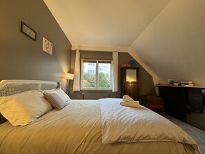 House | 4 bedrooms, iron/ironing board