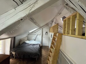 4 bedrooms, free WiFi, bed sheets