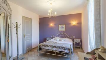 1 camera, Wi-Fi gratuito, lenzuola