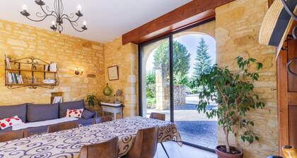 Clémentine Room – Romance and Comfort – Shared Pool