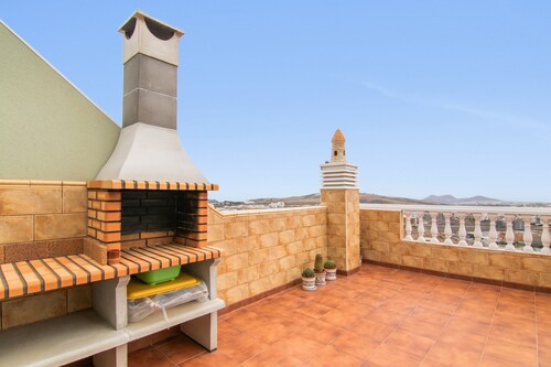 Holiday Home 'El Atico' with Sea Views, Private Terrace and Wi-Fi