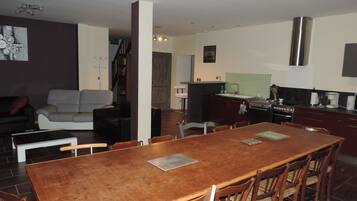 TV, fireplace, DVD player, stereo