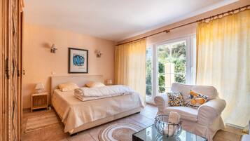 4 soverom, strykejern/-brett, wi-fi (inkludert) og sengetøy