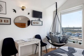 1 bedroom, iron/ironing board, free WiFi, bed sheets - Apartment 'Ria' with Wi-Fi and Air Conditioning (Aveiro)