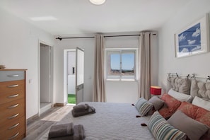 3 Schlafzimmer, Bügeleisen/Bügelbrett, kostenloses WLAN, Bettwäsche