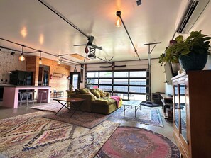 Smart TV - La Bohème - Charming and stylish studio (Lakewood)