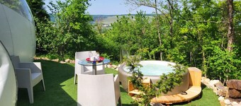 Glamping 'Les Bulles Du Coq De Champagne' with Mountain View, Private Terrace & Wi-Fi