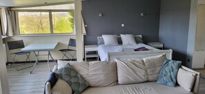 1 chambre, fer et planche à repasser, Wi-Fi gratuit, draps fournis