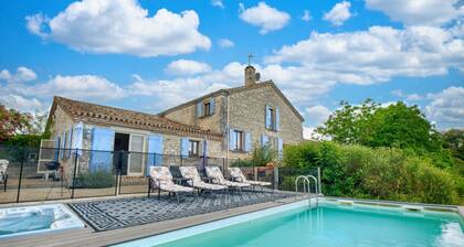 Maison de charme avec piscine chauffée, jacuzzi et vues spectaculaires