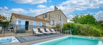 Casa di charme con piscina riscaldata, jacuzzi e viste spettacolari