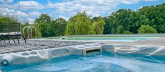 Magnificent House with Private Pool, Jacuzzi, and Exceptional Sunsets