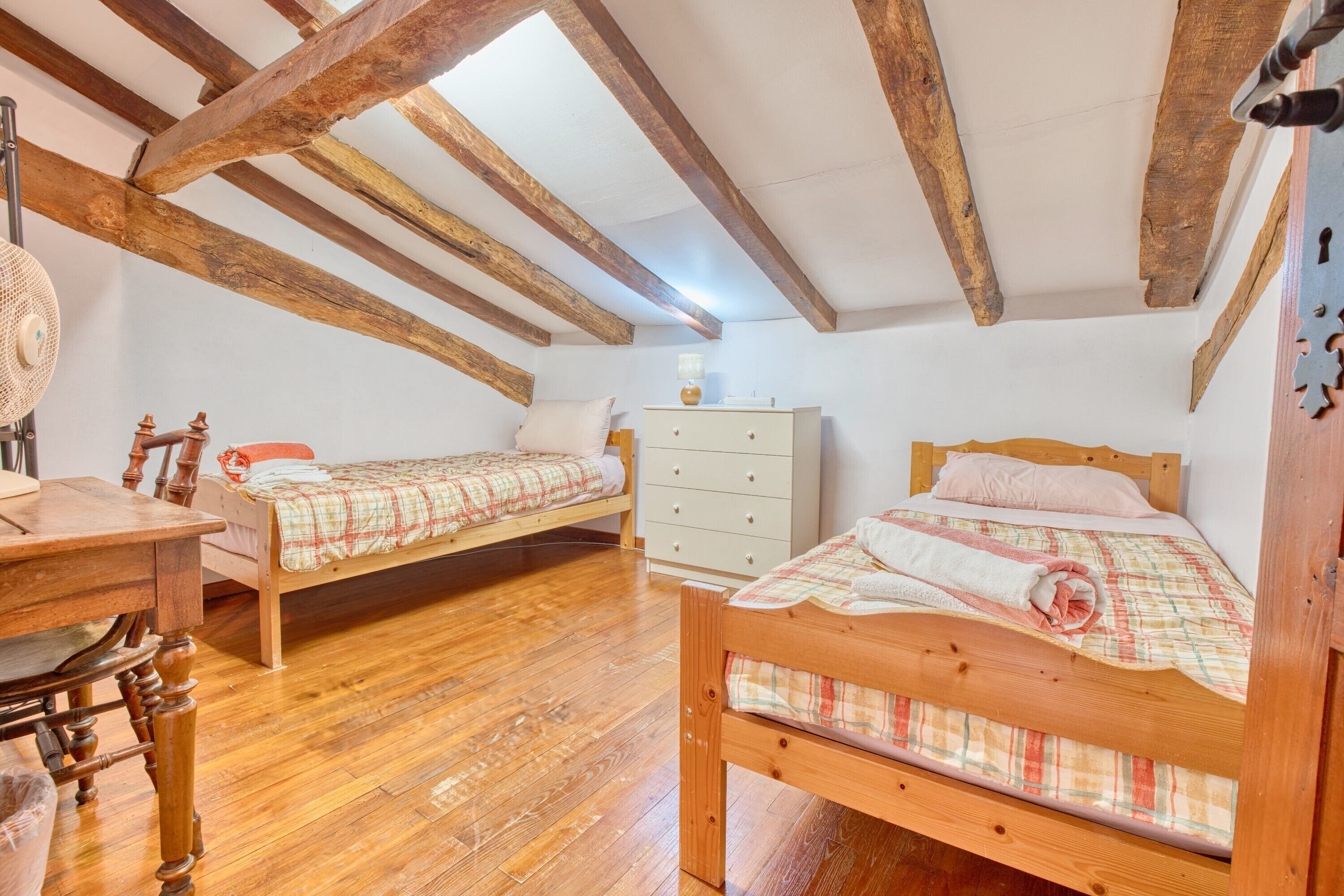 4 Schlafzimmer, Bügeleisen/Bügelbrett, kostenloses WLAN, Bettwäsche