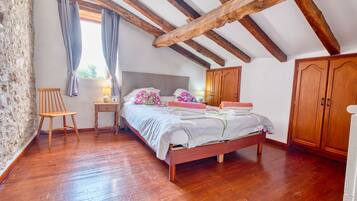 4 dormitorios, tabla de planchar con plancha, wifi gratis y ropa de cama