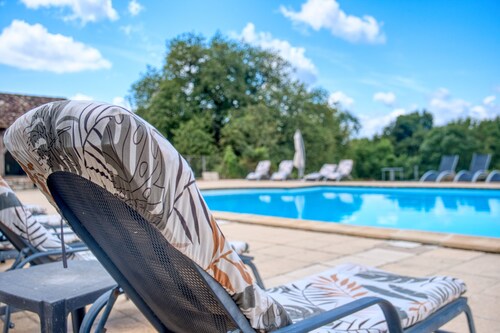 Le Nid – Charming Studio with Shared Pool and Panoramic View of the Dordogne