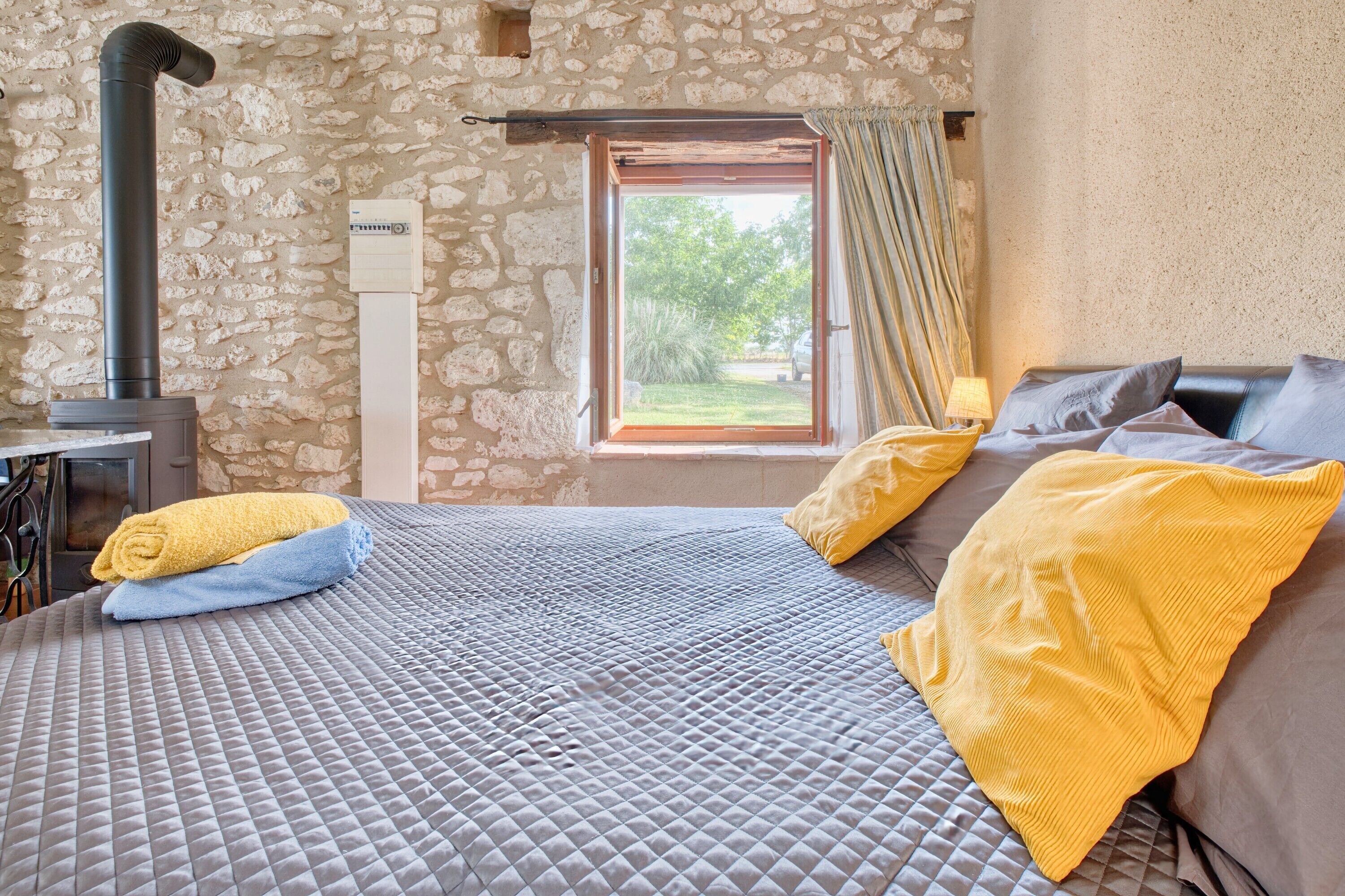 1 bedroom, iron/ironing board, free WiFi, bed sheets