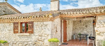 Le Chai – Casa rural familiar con piscina y jacuzzi en 12 hectáreas cerca de Bergerac