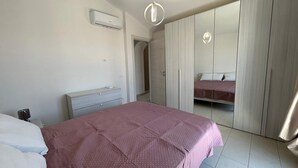 2 室のベッドルーム、アイロン / アイロン台、ベッドシーツ