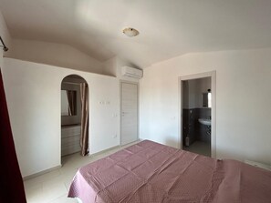 1 Schlafzimmer, Bügeleisen/Bügelbrett, Bettwäsche