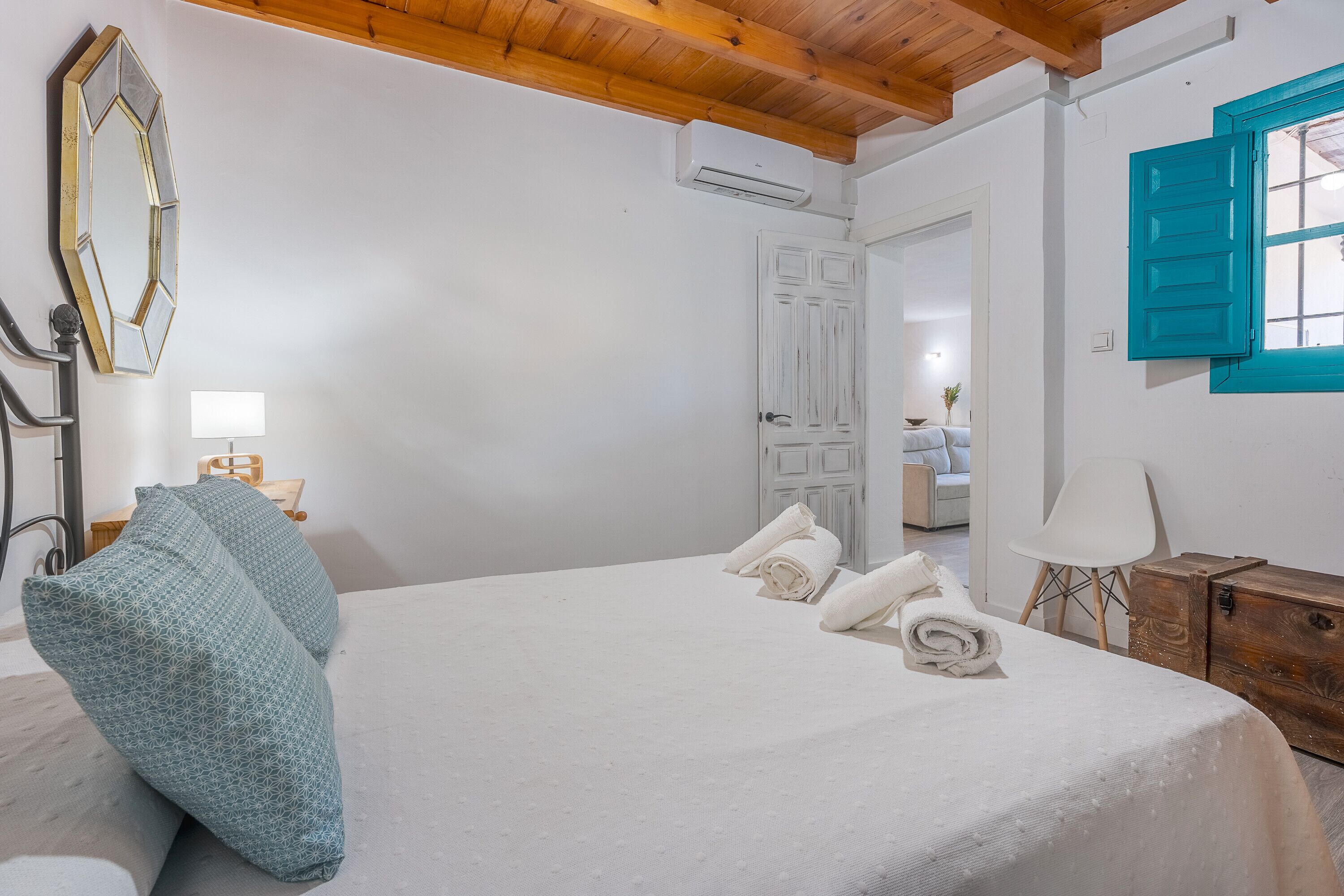 2 dormitorios, tabla de planchar con plancha, wifi gratis y ropa de cama