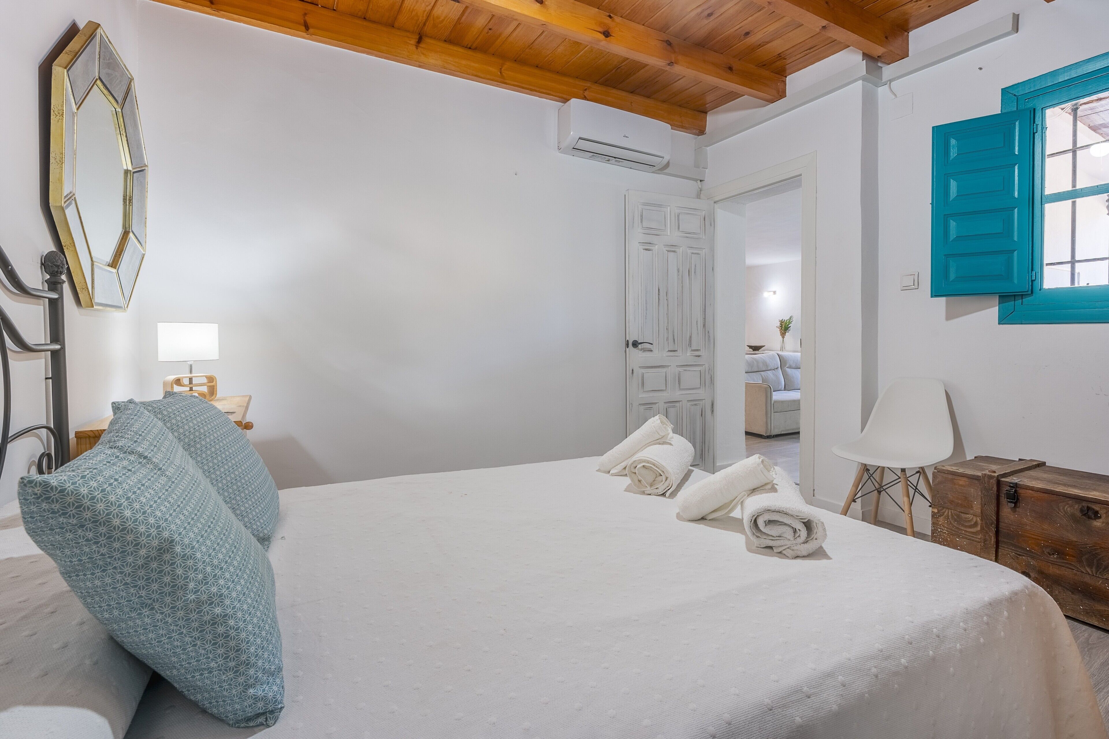 2 bedrooms, iron/ironing board, free WiFi, bed sheets