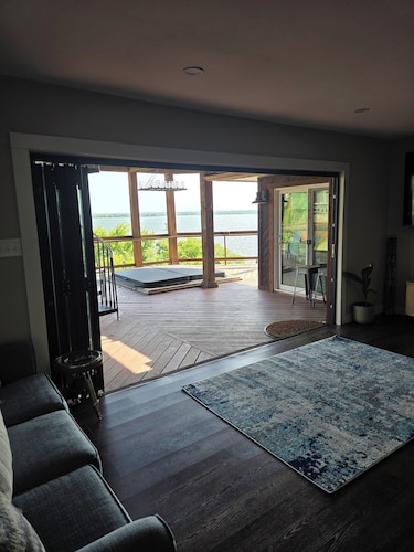 Augusta Cliffside : 2-bedroom house with direct lake access and beautiful views