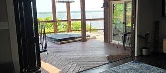 Augusta Cliffside : 2-bedroom house with direct lake access and beautiful views