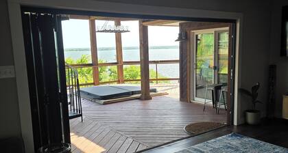 Augusta Cliffside : 2-bedroom house with direct lake access and beautiful views