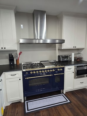 Micro-ondas, fogão, cooktop, lava-louças