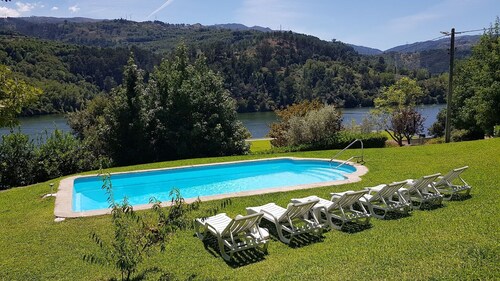 CASA DO LAVADOURO, overlooking the Douro River!