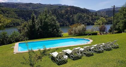 CASA DO LAVADOURO, overlooking the Douro River!