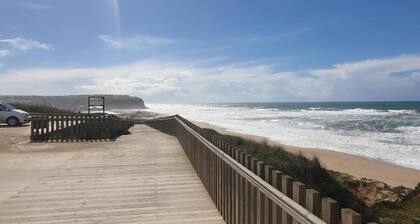 Villa 'Praia Azul Beach and Sun' with Sea View, Private Garden and Wi-Fi