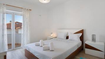 5 Schlafzimmer, Bügeleisen/Bügelbrett, kostenloses WLAN, Bettwäsche