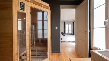 House | 1 bedroom, iron/ironing board