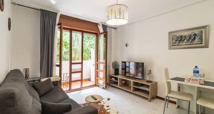 Appartement 'La Ribera' avec vue sur la montagne, piscine partagée et Wi-Fi