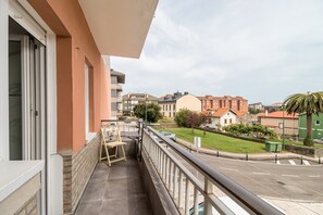 Property grounds - Apartment 'Sol Luxury Céntrico' with Balcony and Wi-Fi (Suances)