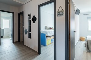 Iron/ironing board, free WiFi, bed sheets