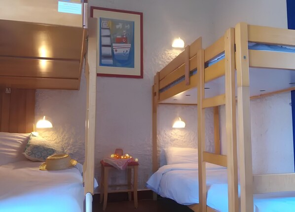 House | 2 bedrooms, bed sheets