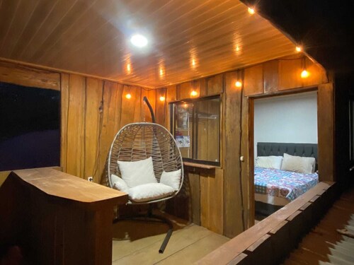 JUNGLE MOUNTAIN HOUSE - CLOSE TO BEACHES & WATERFALLS!