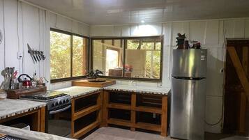 Micro-ondes, four, plaque de cuisson