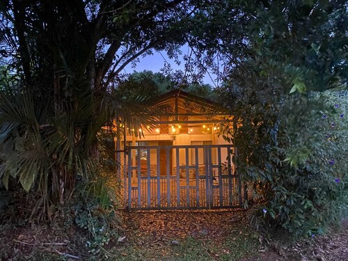 JUNGLE MOUNTAIN HOUSE - CLOSE TO BEACHES & WATERFALLS!