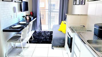 Standard Apartment, Lanai | Living area