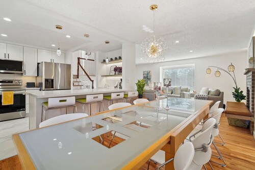 Luxury Retreat near beaches, Only 12 miles to Seattle