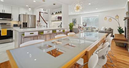 Luxury Retreat near beaches, Only 12 miles to Seattle