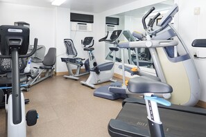 Fitness facility - Newly Remodeled, Fully Furnished 1-BDRM with Ocean View - Discovery Bay, Waikiki (Honolulu)