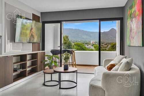 Deluxe volcano views APT next to Las Ramblas