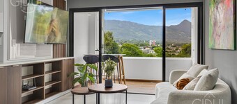 Deluxe volcano views APT next to Las Ramblas