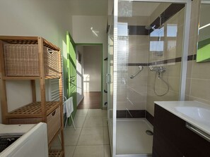 Leilighet | Bad | Hårføner