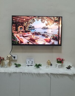 Interior - Charming 2-bedroom bungalow with WiFi, AC in awesome General Santos City (General Santos City)