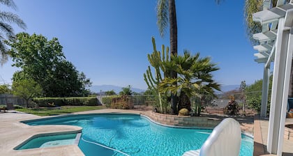 2 king beds, near UCR, pool & arcade.